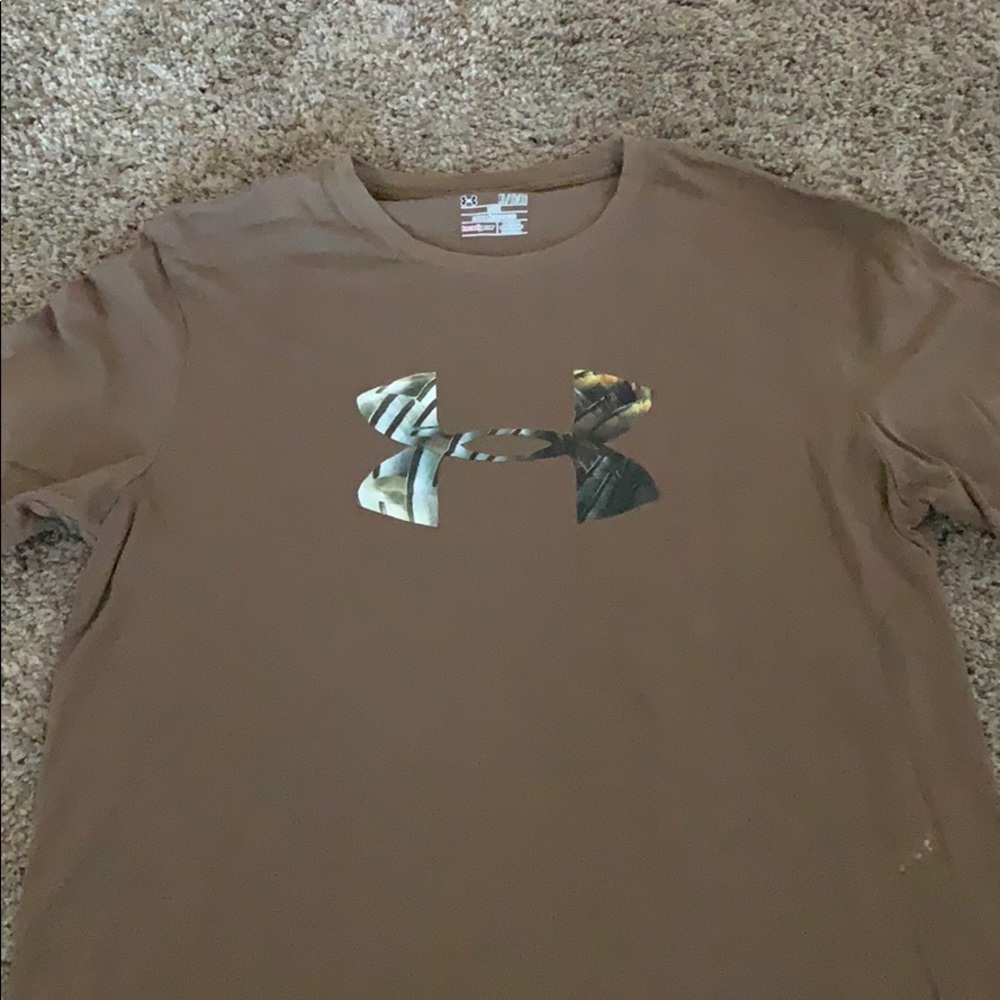Men’s under armor T-shirt
